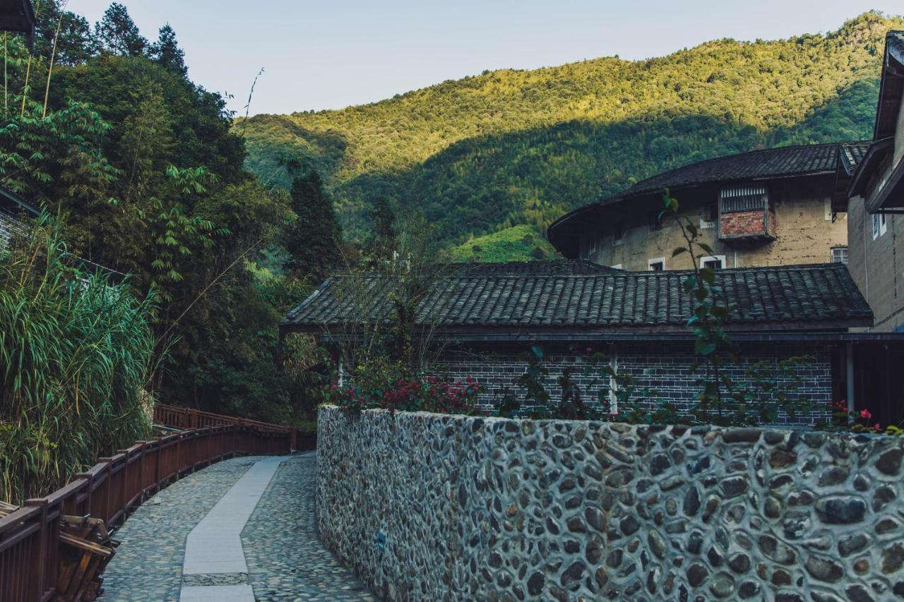 Tsingpu Tulou Retreat Hotel Zhangzhou ภายนอก รูปภาพ